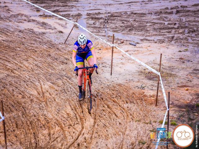 Leonor Moreira de bronze no final da Taça Nacional de Ciclocross